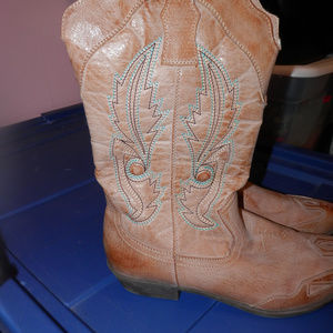Womans Size 10 Cowboy Boots